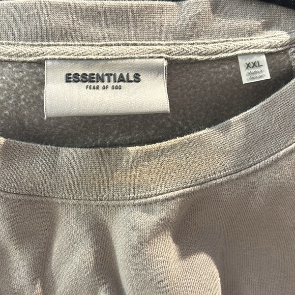 Fear of God Essentials Crewneck - Picture 3 of 4